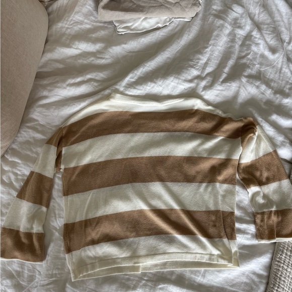 Gilli Cream and Tan Striped Women's Lightweight Flowy Sweater - Picture 5 of 7